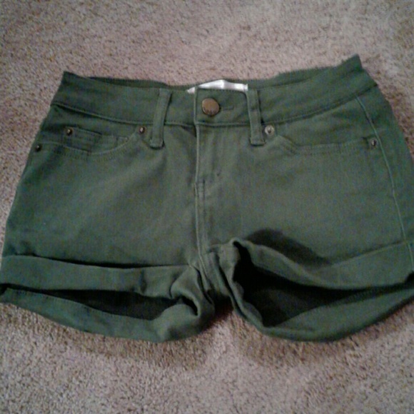 No Boundaries Pants - NWOT No Boundaries Green Shorts